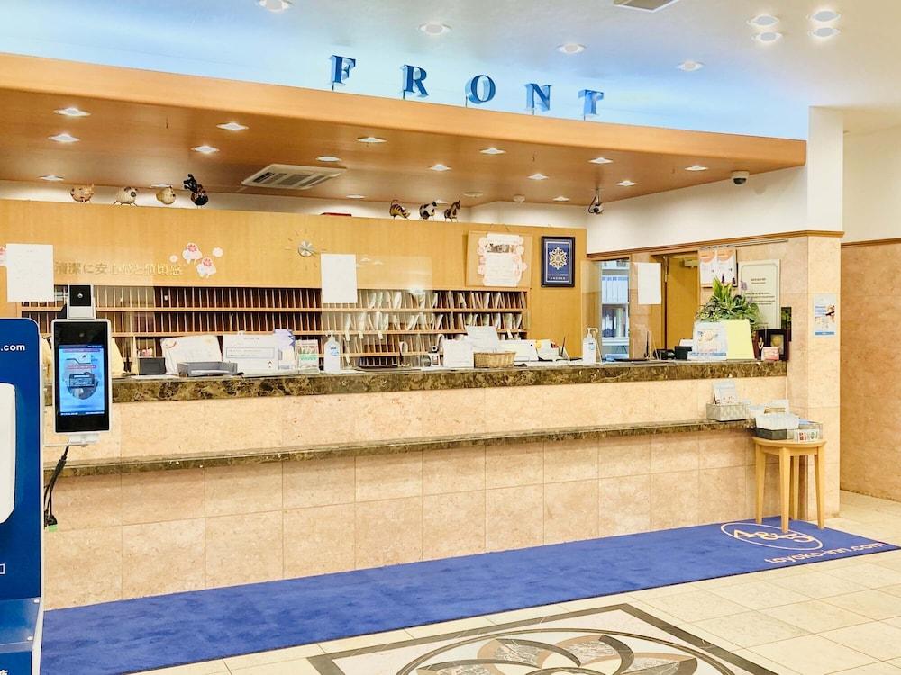 Toyoko Inn Kawasaki Ekimae Shiyakusho-Dori Esterno foto